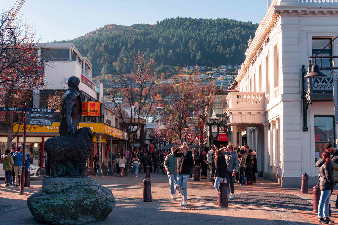 Shotover street, the best area where to stay in Queenstown for the first time